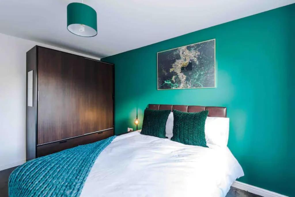 Spacious 5 Bedroom Home Hosted By Mcr Dens Mánchester Exterior foto