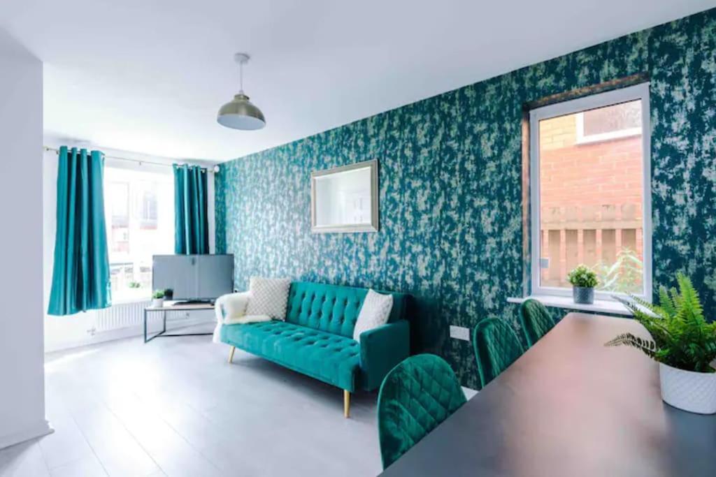 Spacious 5 Bedroom Home Hosted By Mcr Dens Mánchester Exterior foto